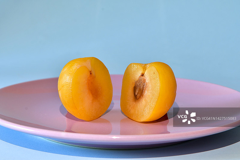 黄色李子静物图片素材