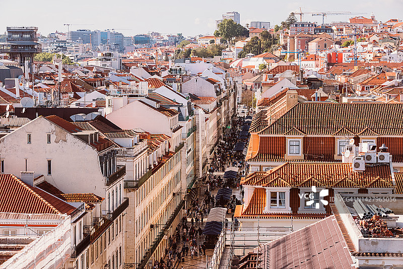 里斯本奥古斯塔街和屋顶鸟瞰，葡萄牙图片素材
