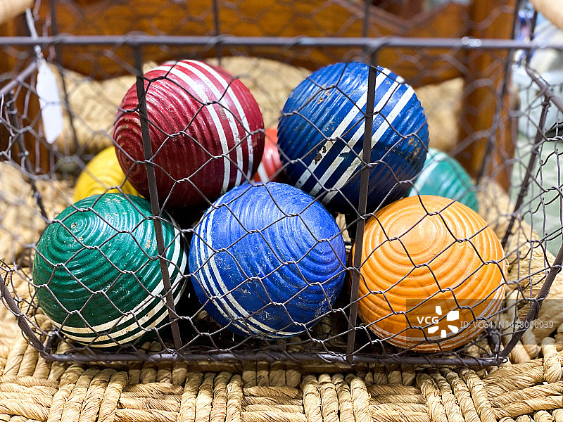 古董跳蚤市场的槌球套装图片素材