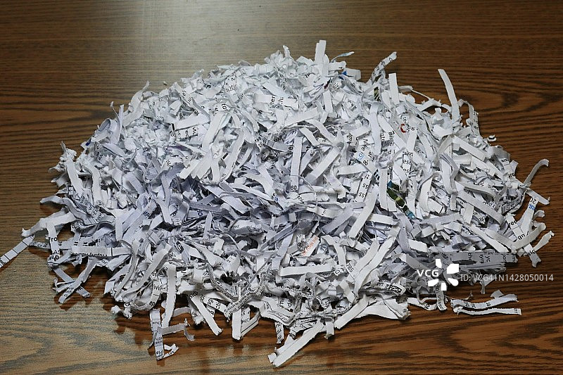 身份盗窃防护概念：碎纸片图片素材
