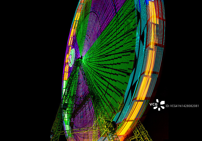 夜晚的摩天轮图片素材