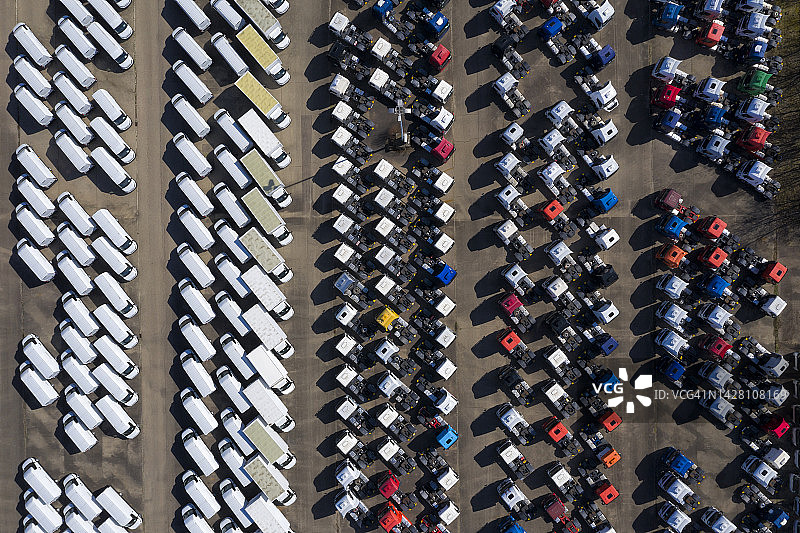 从上方看到的送货车图片素材