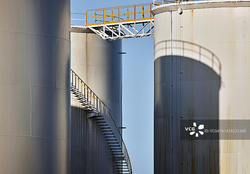 工业储罐楼梯走道图片素材