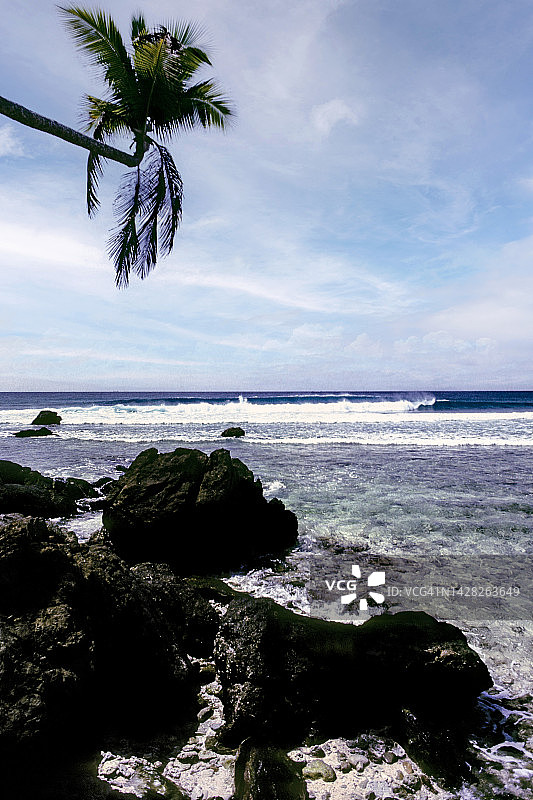 菲律宾安托孔岛的海洋波浪图片素材