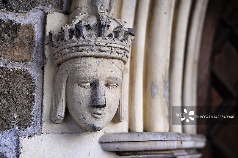 加拿大新不伦瑞克省弗雷德里克顿市基督教堂入口处的石雕图片素材