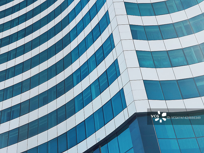 现代建筑玻璃窗的完整拍摄图片素材