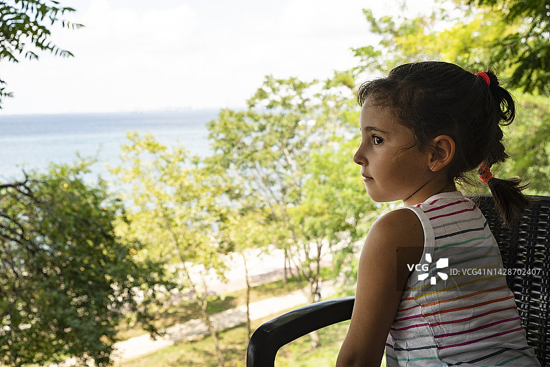 一个小女孩的画像图片素材