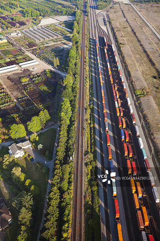 铁路走廊的鸟瞰图图片素材