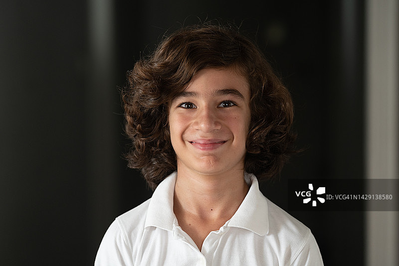 小学生的入狱照图片素材