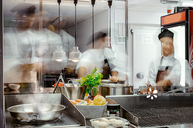 专业厨房长曝光图片素材