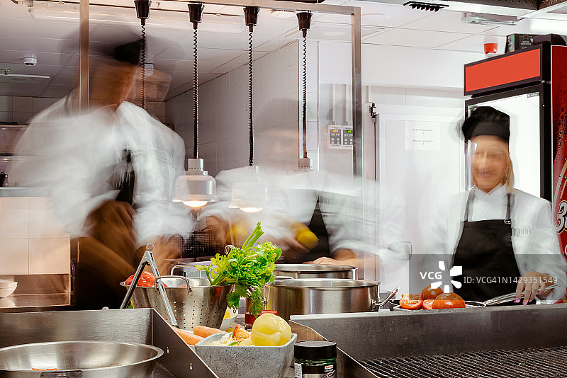 专业厨房长曝光图片素材