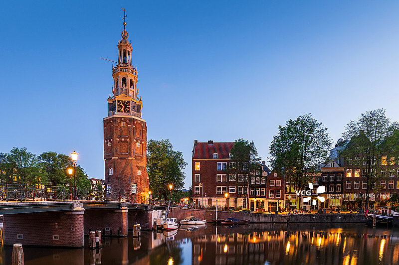 荷兰阿姆斯特丹蒙特班塔黄昏景色图片素材