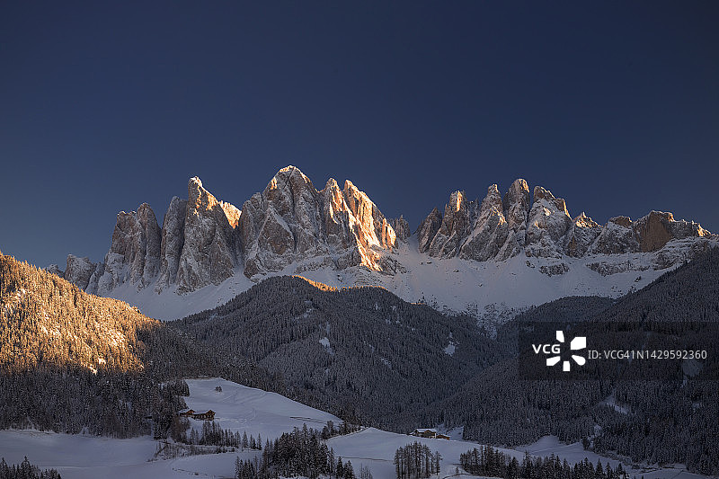 意大利多洛米蒂山奥德勒峰日落图片素材