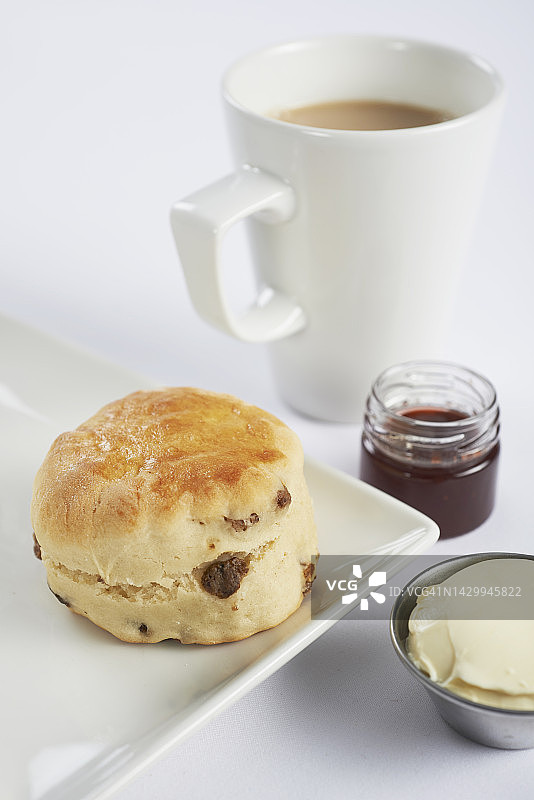 茶和司康饼白色背景图片素材