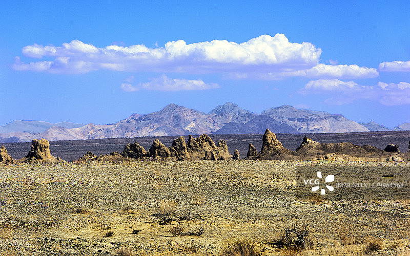 特罗纳石灰华塔图片素材