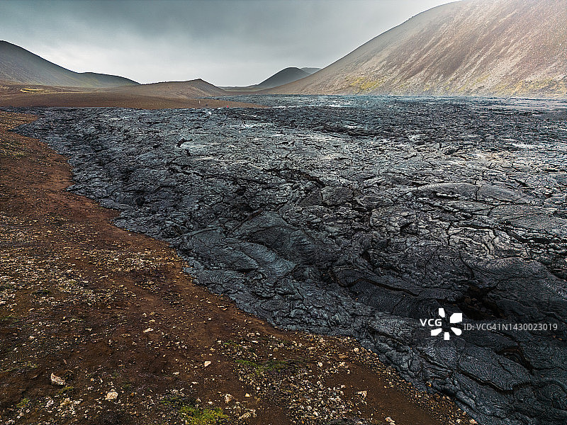 冰岛法格拉达尔斯火山冷却熔岩的细节图片素材