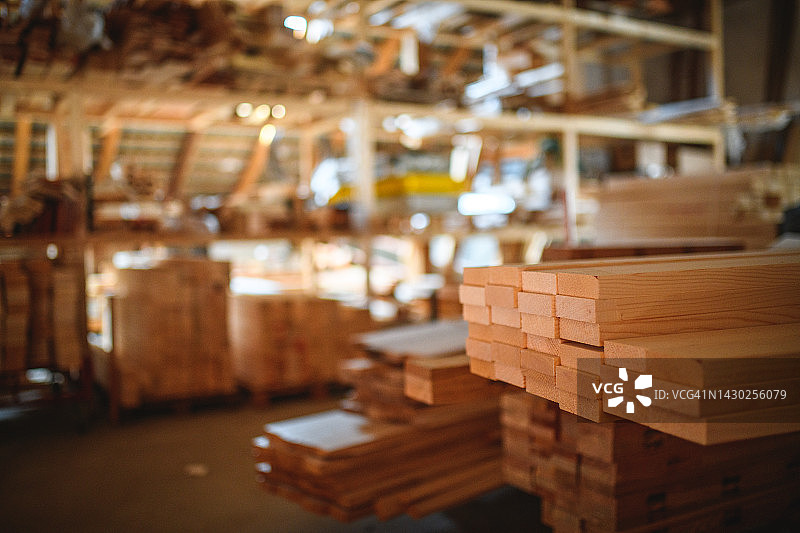 用于木工和建筑的木材堆图片素材