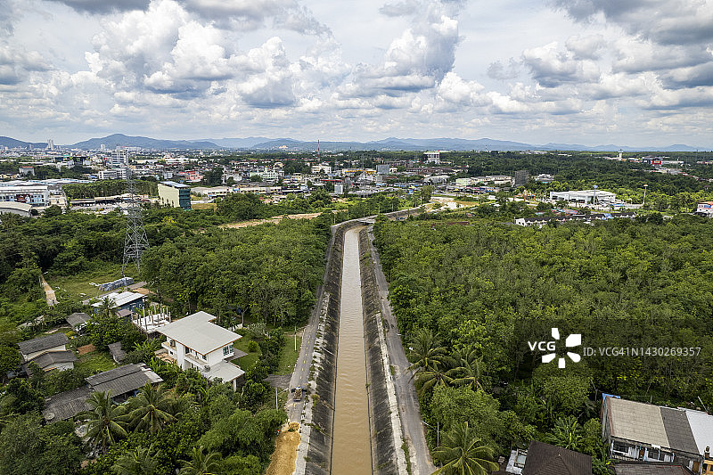 泰国宋卡府合艾市上空的暴风云图片素材