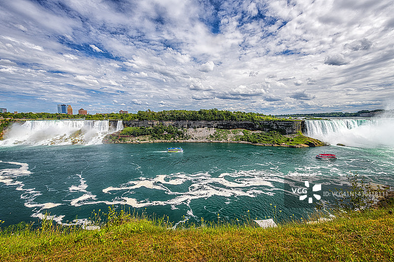 加拿大尼亚加拉瀑布游船图片素材
