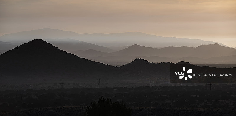 美国新墨西哥州拉谢内加的清晨天空图片素材