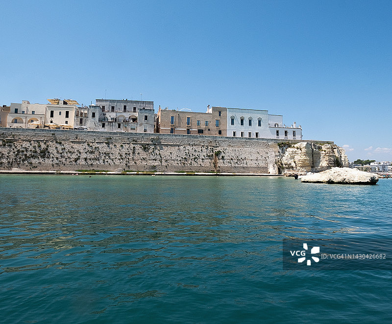 意大利普利亚莱切省奥特兰托海滨古镇图片素材