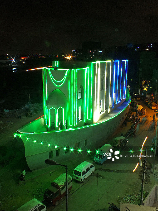 圣纪节期间萨菲纳/卡什蒂瓦利清真寺的照明图片素材