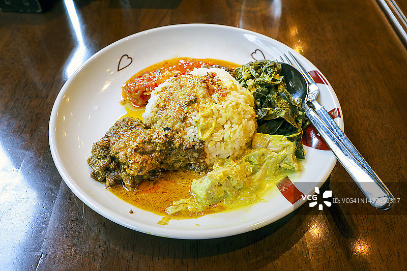 印尼苏门答腊岛美食：巴东什锦饭图片素材