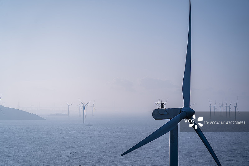 海上风力涡轮机发电场图片素材