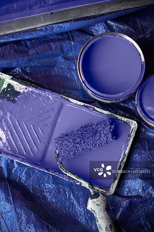 用于入口门的 Very Peri 涂料图片素材