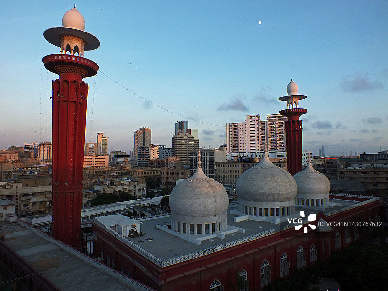 为纪念穆罕默德诞辰日的麦蒙清真寺灯饰图片素材