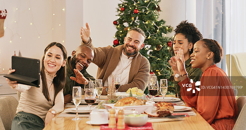 圣诞节朋友们视频通话与美食图片素材