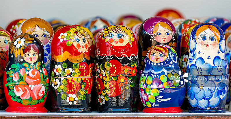 埃里温的多彩俄罗斯套娃图片素材