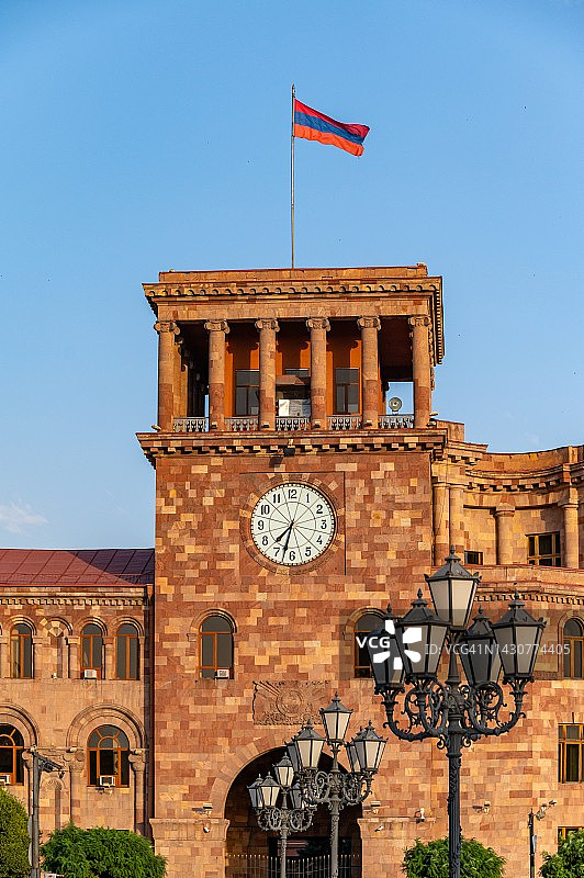 亚美尼亚埃里温共和国广场上的政府大楼图片素材