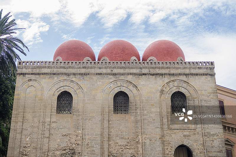 意大利西西里岛巴勒莫贝里尼广场的圣卡塔尔多教堂图片素材