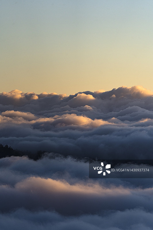 合欢山夏季日出云海图片素材