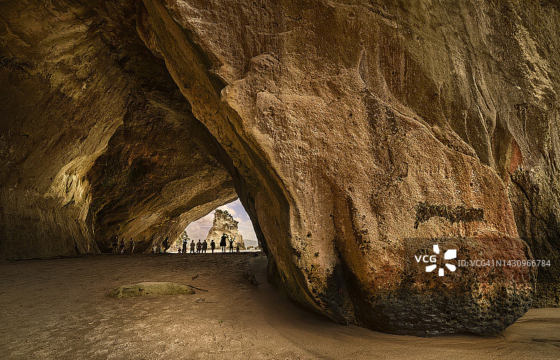 新西兰教堂湾海中岩石图片素材
