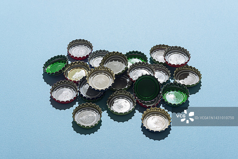 瓶盖堆图片素材