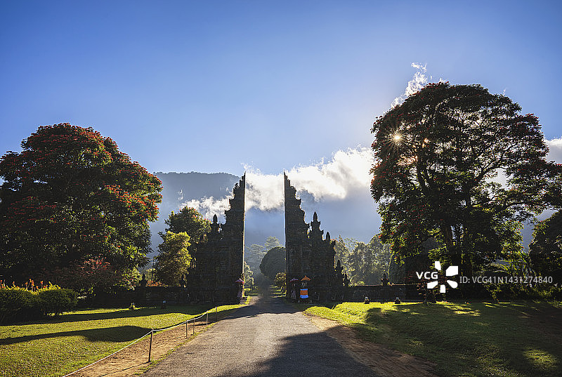 印度尼西亚巴厘岛汉达拉门图片素材