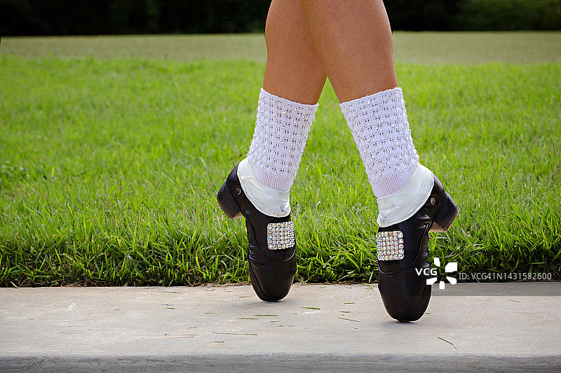 穿着硬鞋的爱尔兰舞者图片素材