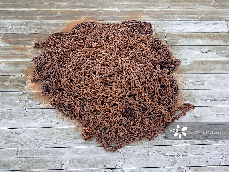 港口码头上的链条图片素材