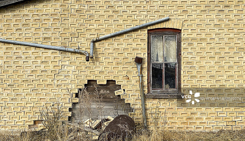 废墟中的老房子外墙图片素材