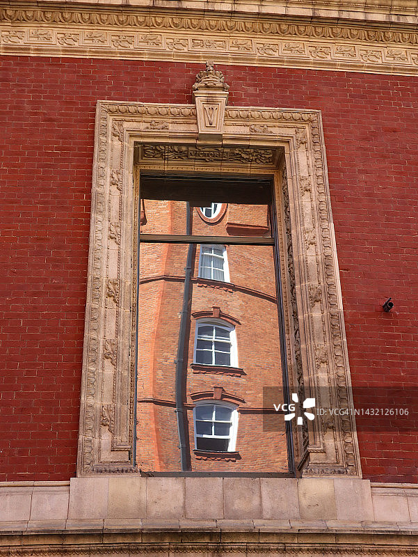 皇家阿尔伯特音乐厅的倒影图片素材