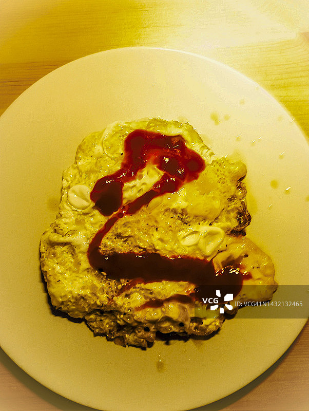 一盘番茄酱煎蛋早餐图片素材