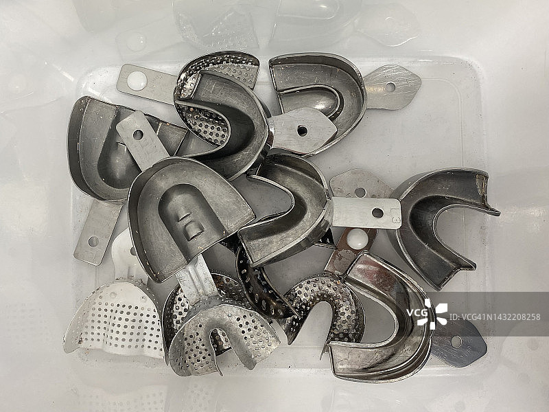 盒子里的牙科模具图片素材