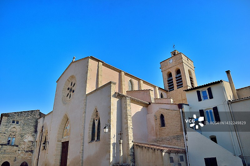 波桑，圣彼得和圣保罗教堂图片素材