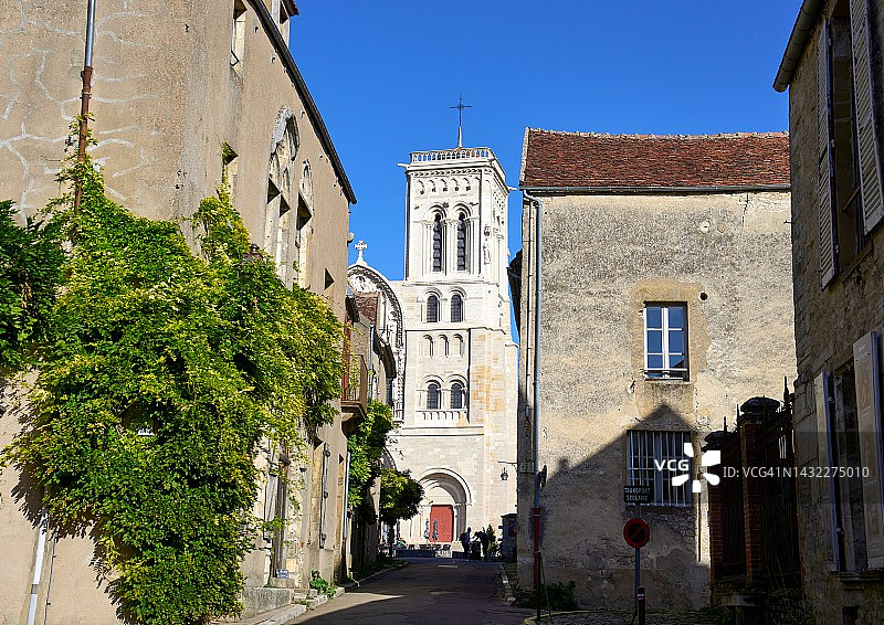 中世纪村庄：韦泽莱图片素材