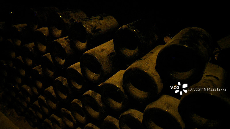 酒窖——葡萄酒陈酿——宝藏图片素材