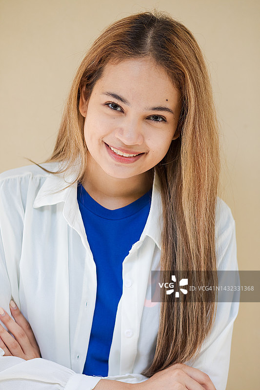 自信的年轻泰国女人图片素材