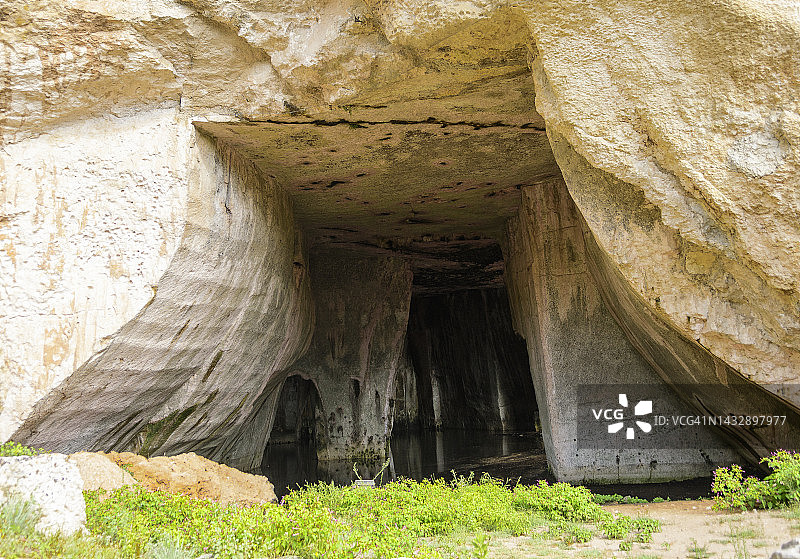 意大利西西里锡拉库萨坎达里洞穴入口图片素材