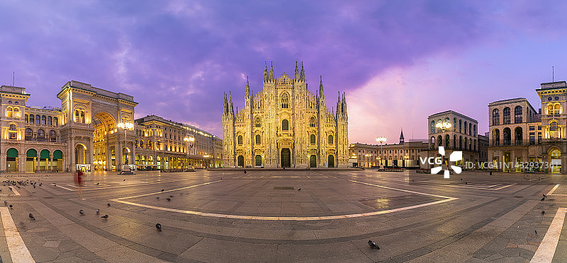 意大利伦巴第米兰主教座堂广场全景图片素材
